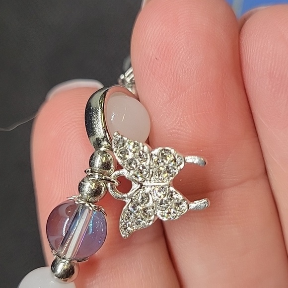 Beaded Stretch Rhinestone Butterfly Charm 6" Bracelet - Picture 2 of 3